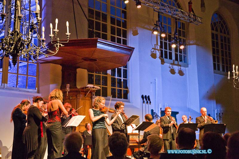 14091901.jpg - FOTOOPDRACHT:Dordrecht:19-09-2014:Openingsconcert 3e Bachfestival, Brandenburgse Concerten Augustijnenkerk DordrechtDeze digitale foto blijft eigendom van FOTOPERSBURO BUSINK. Wij hanteren de voorwaarden van het N.V.F. en N.V.J. Gebruik van deze foto impliceert dat u bekend bent  en akkoord gaat met deze voorwaarden bij publicatie.EB/ETIENNE BUSINK